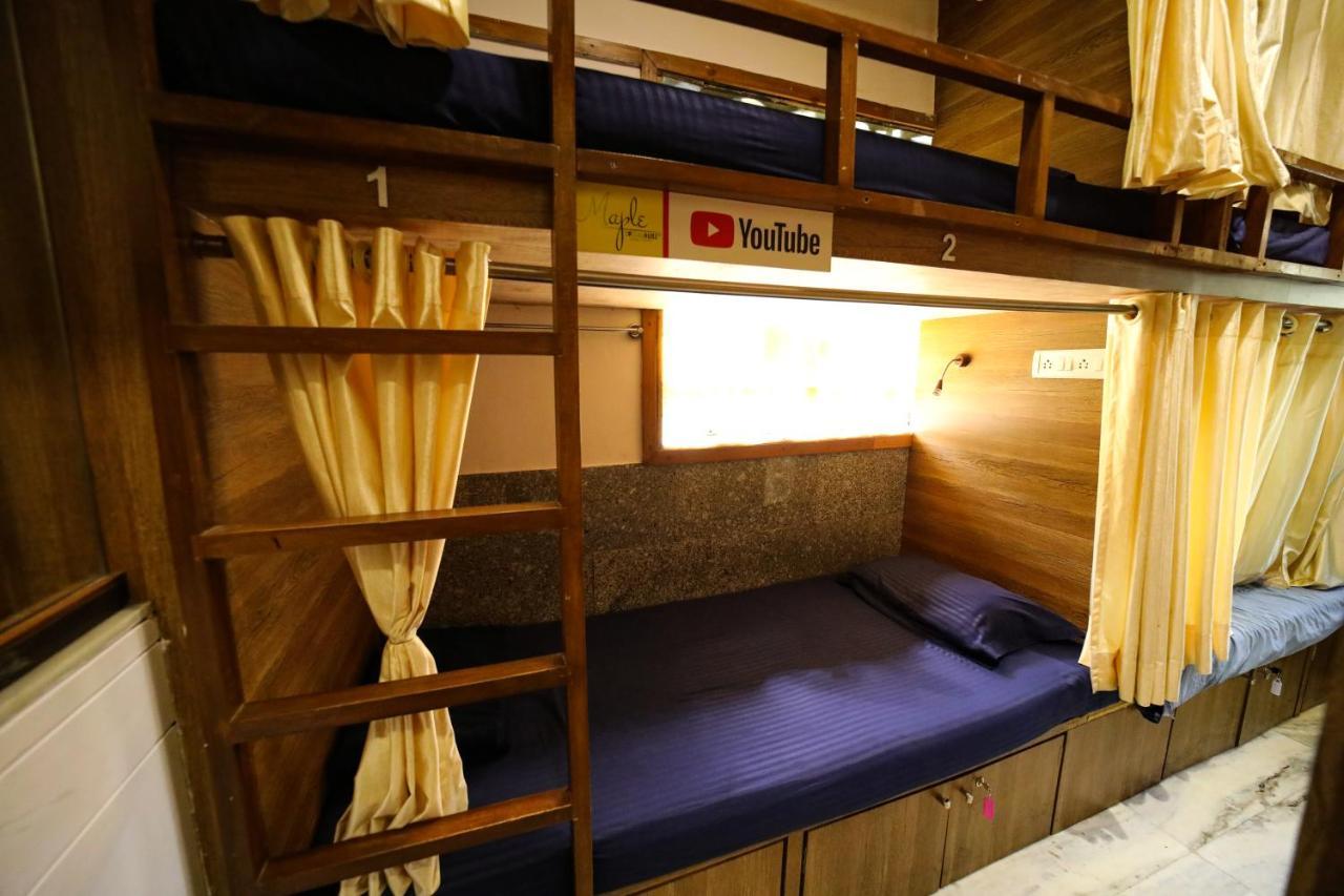 Maple Social Hubz-Hostel Мумбаї Екстер'єр фото