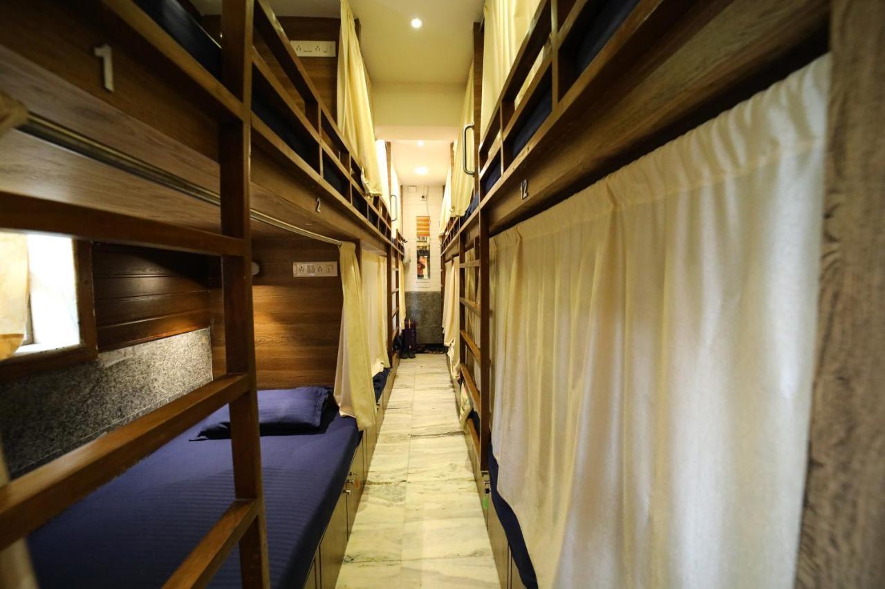 Maple Social Hubz-Hostel Мумбаї Екстер'єр фото